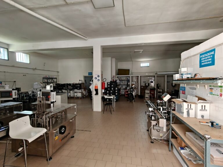 Casalnuovo, sequestrata azienda di sigarette elettroniche