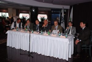 Nasce “Napoli On Board”: la Crociera della Musica apre il sipario e lancia il progetto per i giovani talenti della canzone napoletana Nasce “Napoli On Board”: la Crociera della Musica apre il sipario e lancia il progetto per i giovani talenti della canzone napoletana