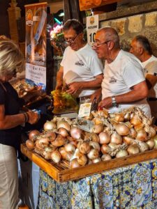 “In Cibo Veritas”: al via l’XI edizione della “Festa della Cipolla di Vatolla” nel Cilento
