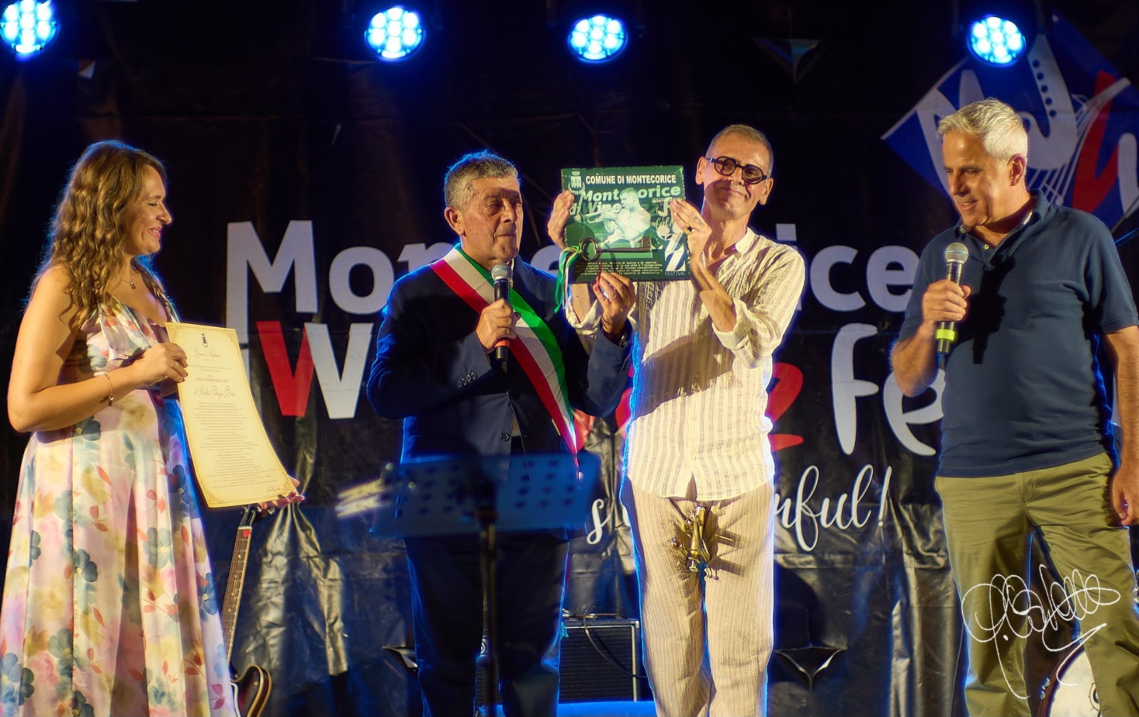 montecorice celebra la grande musica e l8217umanit192 al maestro fabrizio bosso le chiavi della citt192 da Primacampania.it montecorice celebra la grande musica e l8217umanit192 al maestro fabrizio bosso le chiavi della citt192