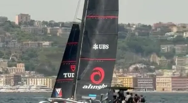 america8217s cup napoli alinghi si allena nel golfo da Primacampania.it america8217s cup napoli alinghi si allena nel golfo