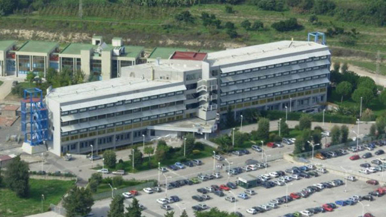 pozzuoli cocaina nel parcheggio dell8217ospedale arrestato da Primacampania.it pozzuoli cocaina nel parcheggio dell8217ospedale arrestato