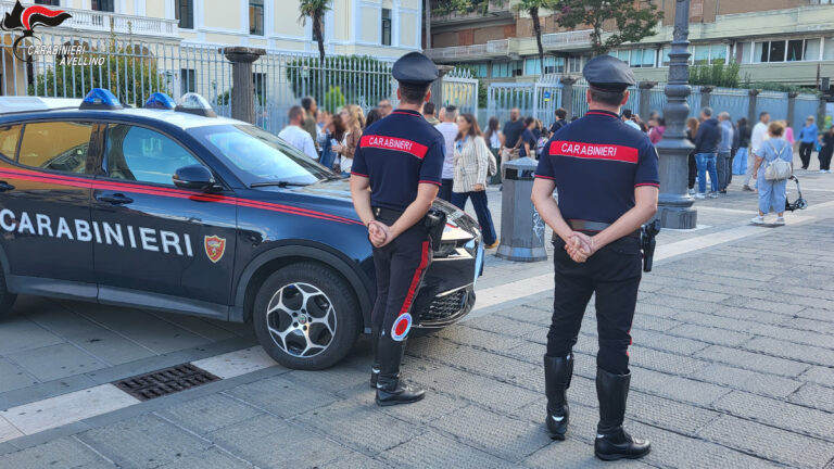 Anno scolastico in Irpinia: Carabinieri presidiano scuole per sicurezza