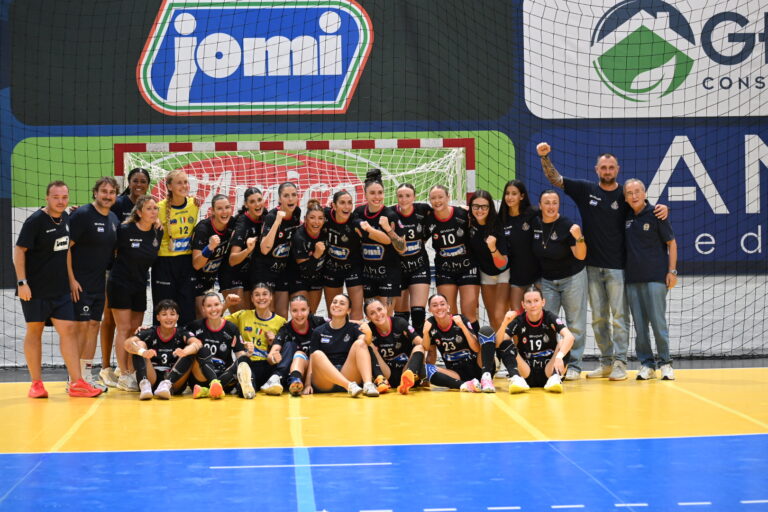 Jomi Salerno vince 35-14 l’esordio in casa contro Ariosto Ferrara