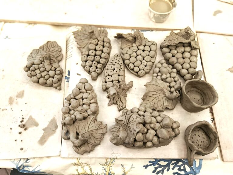 Forio, bambini imparano la ceramica seguendo la tradizione greca millenaria di Ischia