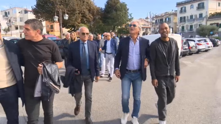 Napoli Legends a Pozzuoli per una camminata di solidarietà agli sfollati del sisma