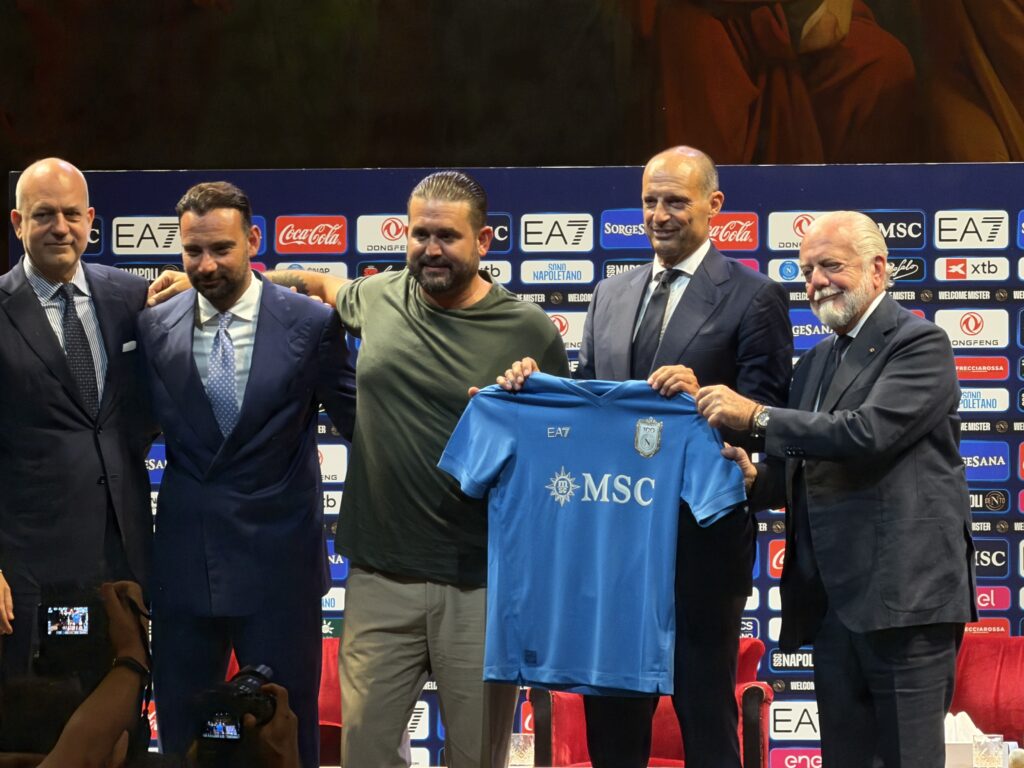 de laurentiis loda allegri e annuncia il nuovo centro sportivo a qualiano da Primacampania.it de laurentiis loda allegri e annuncia il nuovo centro sportivo a qualiano