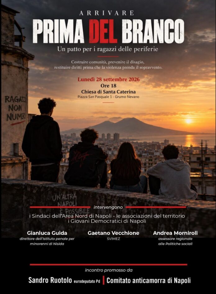 Quattro giovani seduti a guardare un panorama urbano al tramonto, con scritte sul muro a sinistra e testo dell'iniziativa sovrapposto all'immagine.