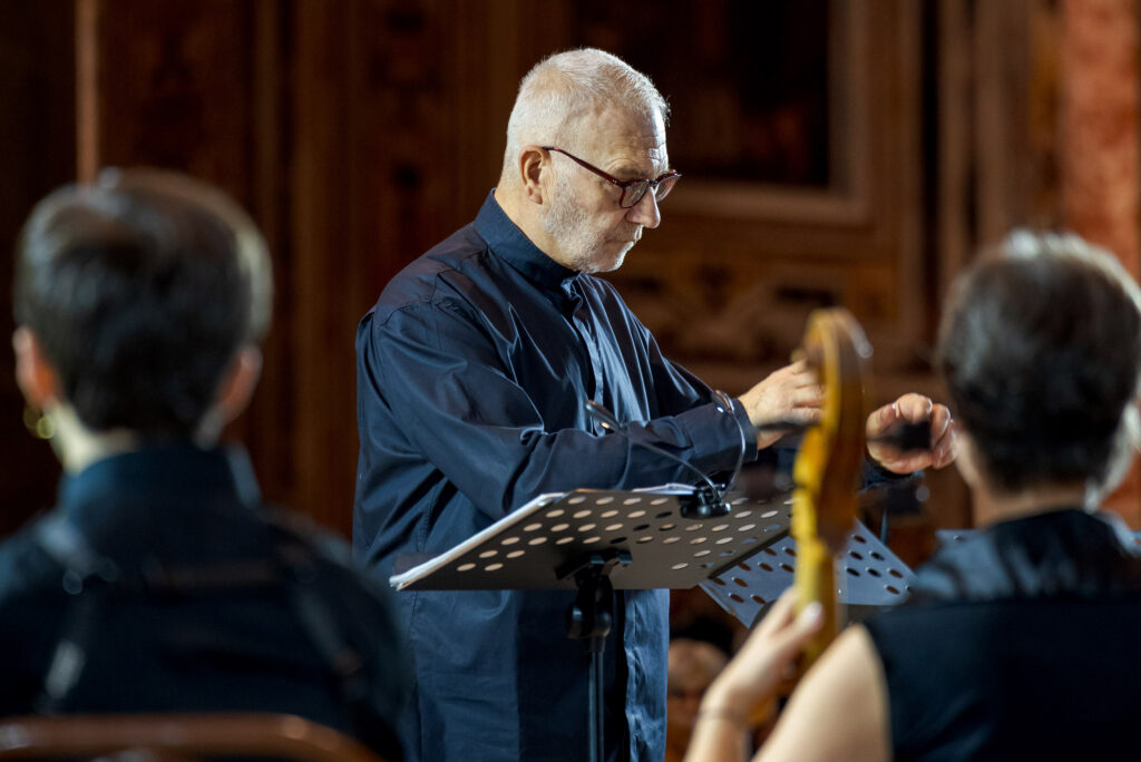 antonio florio dirige il concerto barocco italiano all8217auditorium di bagnoli a napoli da Primacampania.it antonio florio dirige il concerto barocco italiano all8217auditorium di bagnoli a napoli