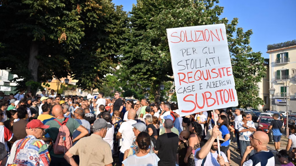 oltre 700 cittadini dei campi flegrei manifestano a roma per decreto urgente da Primacampania.it oltre 700 cittadini dei campi flegrei manifestano a roma per decreto urgente